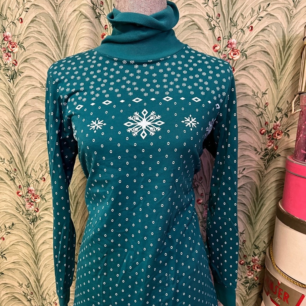 Throwback vintage turtleneck